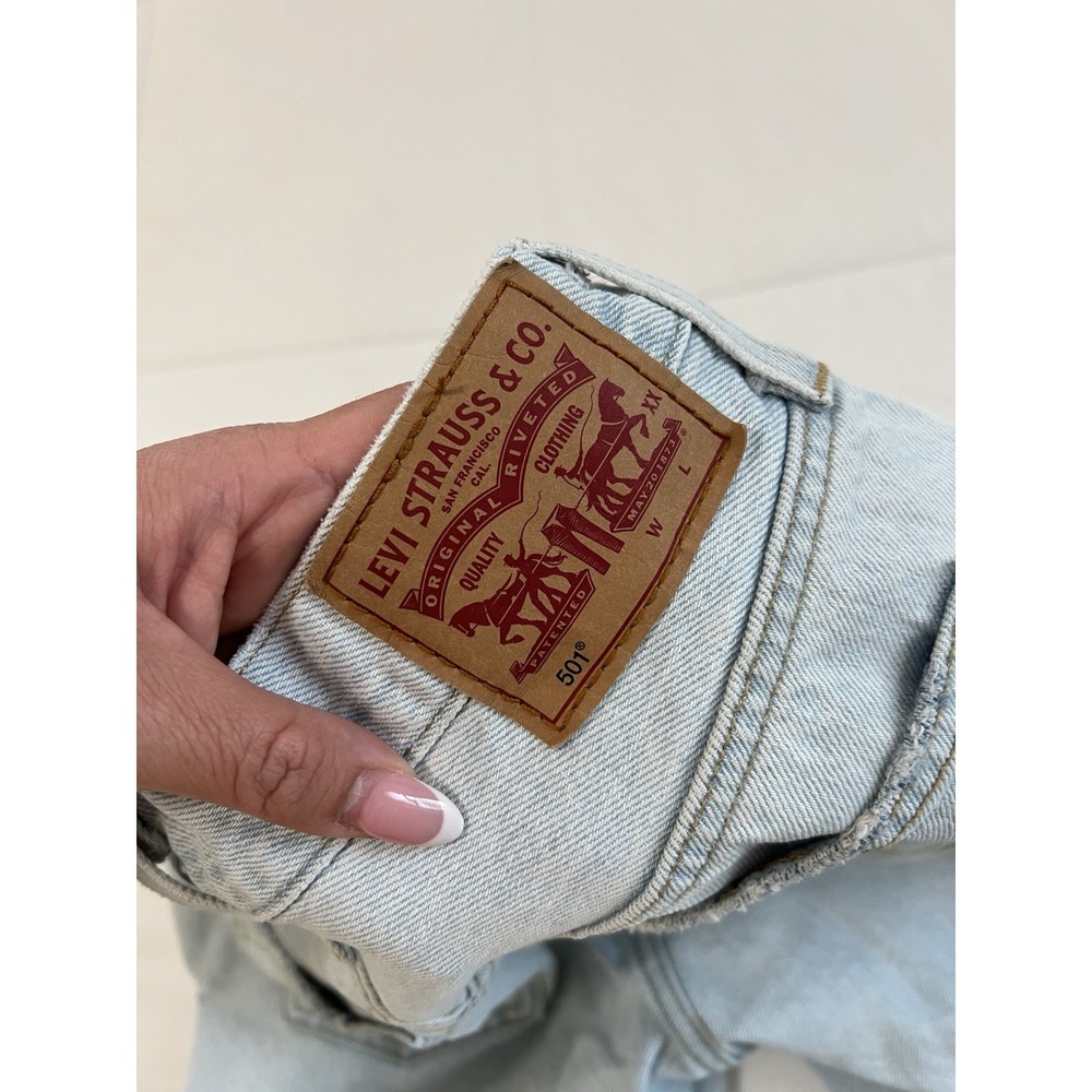 Levi's 501 Women's Denim Cutoff Shorts Size 29 / 8 High Rise Raw Hem Distressed - Picture 8 of 9
